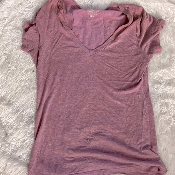 Old Navy Pink T-shirt - Picture 1 of 3